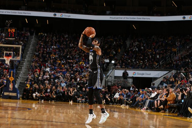 SAN FRANCISCO, CA - DECEMBER 25: D'Angelo Russell #0 of the Golden State Warriors shoots the ball against the Houston Rockets on December 25, 2019 at Chase Center in San Francisco, California. NOTE TO USER: User expressly acknowledges and agrees that, by downloading and or using this photograph, user is consenting to the terms and conditions of Getty Images License Agreement. Mandatory Copyright Notice: Copyright 2019 NBAE (Photo by David Sherman/NBAE via Getty Images)
