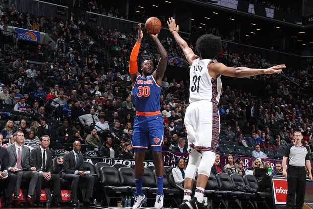 BROOKLYN, NY - DECEMBER 26: Julius Randle #30 of the New York Knicks shoots the ball against the Brooklyn Nets on December 26, 2019 at Barclays Center in Brooklyn, New York. NOTE TO USER: User expressly acknowledges and agrees that, by downloading and or using this Photograph, user is consenting to the terms and conditions of the Getty Images License Agreement. Mandatory Copyright Notice: Copyright 2019 NBAE (Photo by Nathaniel S. Butler/NBAE via Getty Images)