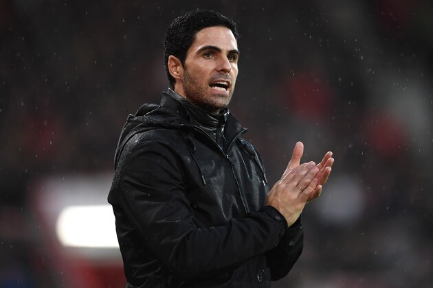 BOURNEMOUTH, ENGLAND - DECEMBER 26: Mikel Arteta, Manager of Arsenal gives his team instructions during the Premier League match between AFC Bournemouth and Arsenal FC at Vitality Stadium on December 26, 2019 in Bournemouth, United Kingdom. (Photo by Harriet Lander/Copa/Getty Images)