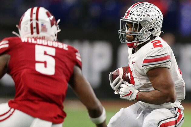 INDIANAPOLIS, INDIANA - DECEMBER 07: J.K. Dobbins #02 of the Ohio State Buckeyes runs the ball in the Big Ten Championship game against the Wisconsin Badgers at Lucas Oil Stadium on December 07, 2019 in Indianapolis, Indiana. (Photo by Justin Casterline/Getty Images)