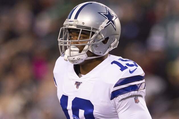 PHILADELPHIA, PA - DECEMBER 22: Amari Cooper #19 of the Dallas Cowboys in action against the Philadelphia Eagles at Lincoln Financial Field on December 22, 2019 in Philadelphia, Pennsylvania. (Photo by Mitchell Leff/Getty Images)