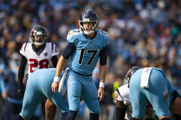 NASHVILLE, TN - DECEMBER 15:  Ryan Tannehill #17 of the Tennessee Titans calls to teammates against the Houston Texans during the second quarter at Nissan Stadium on December 15, 2019 in Nashville, Tennessee. Houston defeats Tennessee 24-21.  (Photo by Brett Carlsen/Getty Images)