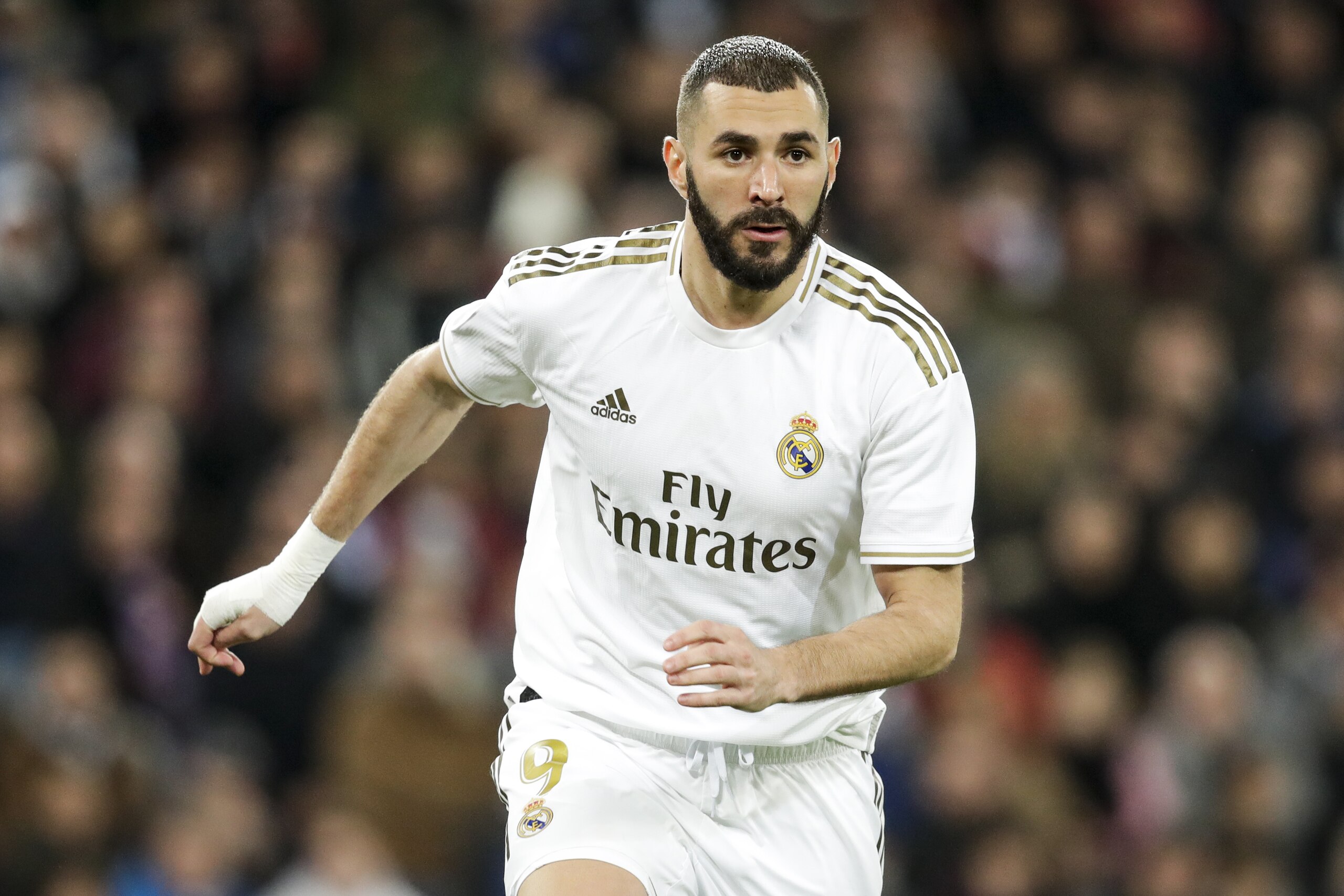 MADRID, SPAIN - DECEMBER 22: Karim Benzema of Real Madrid during the La Liga Santander match between Real Madrid v Athletic de Bilbao at the Santiago Bernabeu on December 22, 2019 in Madrid Spain (Photo by David S. Bustamante/Soccrates/Getty Images) MADRID, SPAIN - DECEMBER 22: Karim Benzema of Real Madrid during the La Liga Santander match between Real Madrid v Athletic de Bilbao at the Santiago Bernabeu on December 22, 2019 in Madrid Spain (Photo by David S. Bustamante/Soccrates/Getty Images)