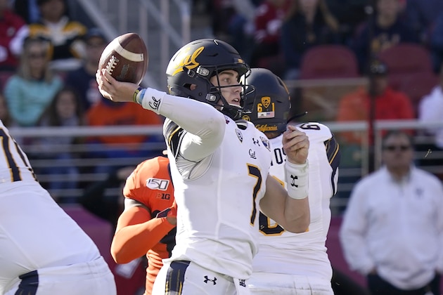 California quarterback Chase Garbers (7) throws against Illinois during the first half of the Redbox Bowl NCAA college football game Monday, Dec. 30, 2019, in Santa Clara, Calif.(AP Photo/Tony Avelar) California quarterback Chase Garbers (7) throws against Illinois during the first half of the Redbox Bowl NCAA college football game Monday, Dec. 30, 2019, in Santa Clara, Calif.(AP Photo/Tony Avelar)