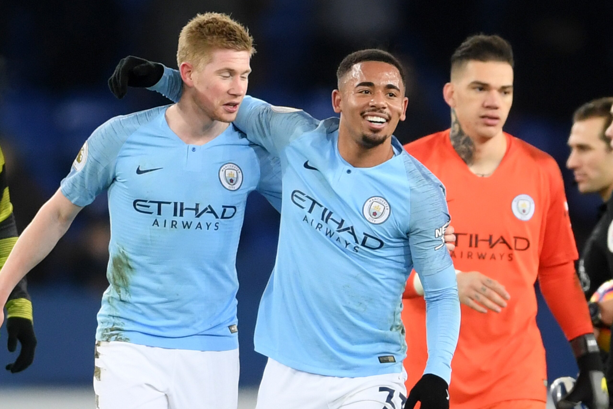 LIVERPOOL, ENGLAND - FEBRUARY 06: Gabriel Jesus and Kevin De Bruyne of Manchester City celebrate victory during the Premier League match between Everton FC and Manchester City at Goodison Park on February 06, 2019 in Liverpool, United Kingdom. (Photo by Laurence Griffiths/Getty Images)