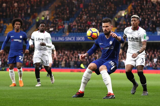 LONDON, ENGLAND - MARCH 10:  Olivier Giroud of Chelsea controls the ball during the Premier League match between Chelsea and Crystal Palace at Stamford Bridge on March 10, 2018 in London, England.  (Photo by Catherine Ivill/Getty Images)