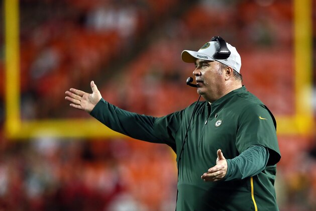 KANSAS CITY, MO - AUGUST 30:  Head coach Mike McCarthy of the Green Bay Packers motions from the sidelines during the preseason game against the Kansas City Chiefs at Arrowhead Stadium on August 30, 2018 in Kansas City, Missouri.  (Photo by Jamie Squire/Getty Images)