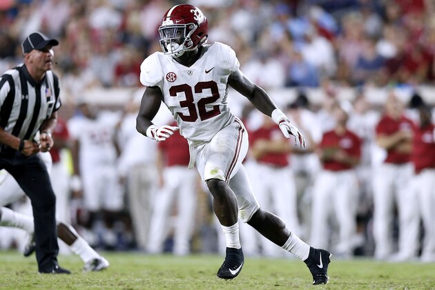 OXFORD, MS - SEPTEMBER 15:  Dylan Moses #32 of the Alabama Crimson Tide defends during a game against the Mississippi Rebels at Vaught-Hemingway Stadium on September 15, 2018 in Oxford, Mississippi.  (Photo by Jonathan Bachman/Getty Images)