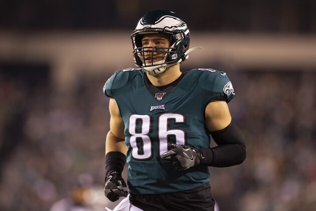 PHILADELPHIA, PA - DECEMBER 22: Zach Ertz #86 of the Philadelphia Eagles looks on against the Dallas Cowboys at Lincoln Financial Field on December 22, 2019 in Philadelphia, Pennsylvania. (Photo by Mitchell Leff/Getty Images)