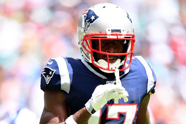 MIAMI, FLORIDA - SEPTEMBER 15: Antonio Brown #17 of the New England Patriots in action against the Miami Dolphins at Hard Rock Stadium on September 15, 2019 in Miami, Florida. (Photo by Mark Brown/Getty Images)