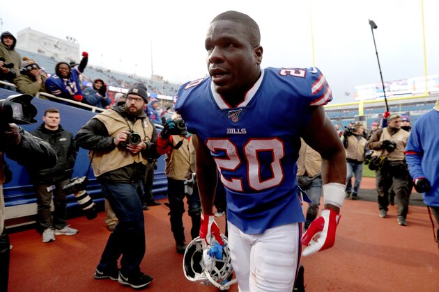 ORCHARD PARK, NEW YORK - NOVEMBER 24: Frank Gore #20 of the Buffalo Bills runs off the field after an NFL game against the Denver Broncos at New Era Field on November 24, 2019 in Orchard Park, New York. Buffalo Bills defeated the Denver Broncos 20-3. (Photo by Bryan M. Bennett/Getty Images)