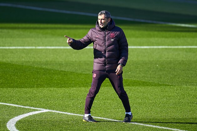 BARCELONA, SPAIN - JANUARY 05: Ernesto Valverde, head coach of FC Barcelona during a training session at Estadi Johan Cruyff on January 05, 2020 in Barcelona, Spain. (Photo by Quality Sport Images/Getty Images)