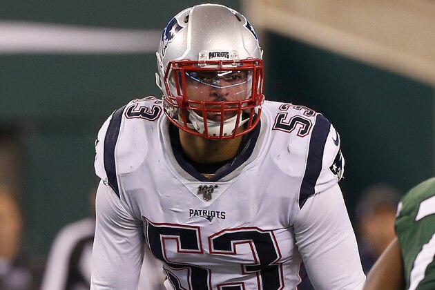 EAST RUTHERFORD, NEW JERSEY - OCTOBER 21:   (NEW YORK DAILIES OUT)  Kyle Van Noy #53 of the New England Patriots in action against the New York Jets at MetLife Stadium on October 21, 2019 in East Rutherford, New Jersey. The Patriots defeated the Jets 33-0. (Photo by Jim McIsaac/Getty Images)