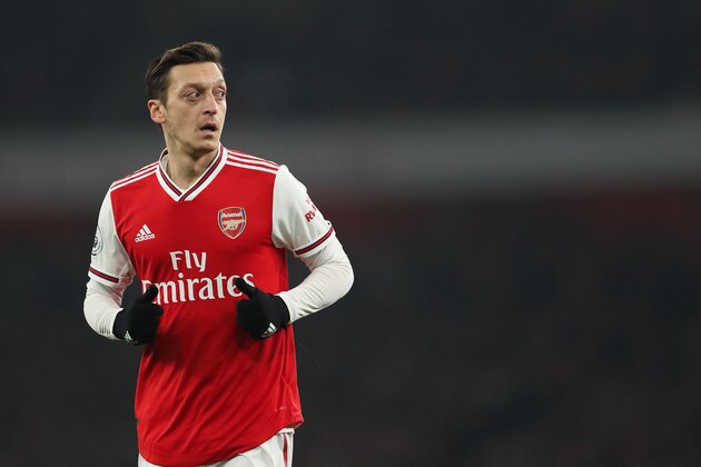 LONDON, ENGLAND - JANUARY 01: Mesut Ozil of Arsenal during the Premier League match between Arsenal FC and Manchester United at Emirates Stadium on January 1, 2020 in London, United Kingdom. (Photo by James Williamson - AMA/Getty Images)