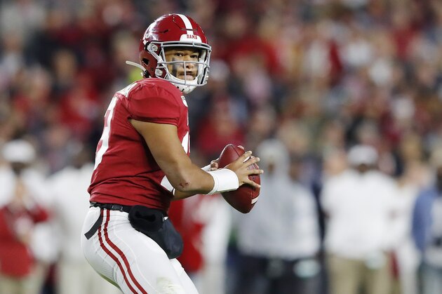TUSCALOOSA, ALABAMA - NOVEMBER 09: Tua Tagovailoa #13 of the Alabama Crimson Tide looks to pass during the second half against the LSU Tigers in the game at Bryant-Denny Stadium on November 09, 2019 in Tuscaloosa, Alabama. (Photo by Kevin C. Cox/Getty Images)