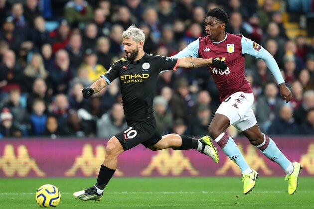 BIRMINGHAM, ENGLAND - JANUARY 12:  Sergio Aguero of Manchester City beats Kortney Hause of Aston Villa during the Premier League match between Aston Villa and Manchester City at Villa Park on January 12, 2020 in Birmingham, United Kingdom. (Photo by Alex Livesey - Danehouse/Getty Images)