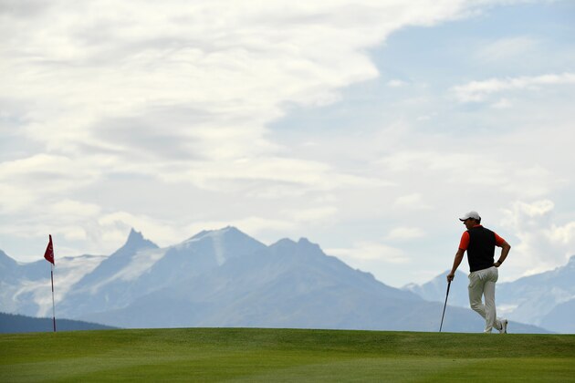 CRANS-MONTANA, SWITZERLAND - SEPTEMBER 01: Rory McIlroy of Northern Ireland waits to put on the seventh green during Day Four of the Omega European Masters at Crans Montana Golf Club on September 01, 2019 in Crans-Montana, Switzerland. (Photo by Stuart Franklin/Getty Images)