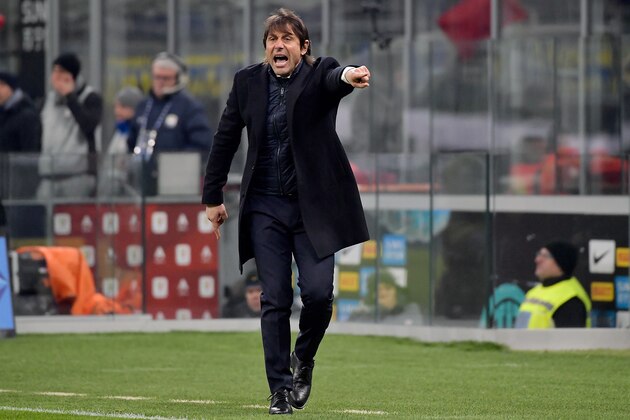 MILAN, ITALY - JANUARY 14: coach Antonio Conte of FC Internazionale Milano  during the Italian Serie A   match between Internazionale v Cagliari Calcio at the San Siro on January 14, 2020 in Milan Italy (Photo by Mattia Ozbot/Soccrates/Getty Images)
