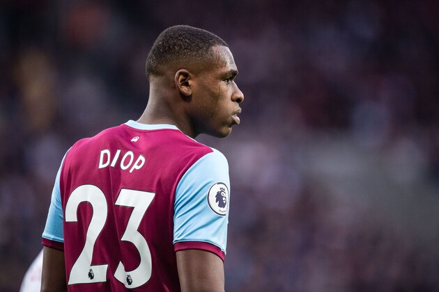 LONDON, ENGLAND - OCTOBER 05: Issa Diop of West Ham United looks on during the Premier League match between West Ham United and Crystal Palace at London Stadium on October 5, 2019 in London, United Kingdom. (Photo by Sebastian Frej/MB Media/Getty Images) LONDON, ENGLAND - OCTOBER 05: Issa Diop of West Ham United looks on during the Premier League match between West Ham United and Crystal Palace at London Stadium on October 5, 2019 in London, United Kingdom. (Photo by Sebastian Frej/MB Media/Getty Images)