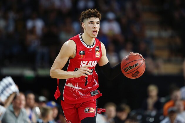 AUCKLAND, NEW ZEALAND - NOVEMBER 30: LaMelo Ball of the Hawks in action during the round 9 NBL match between the New Zealand Breakers and the Illawarra Hawks at Spark Arena on November 30, 2019 in Auckland, New Zealand. (Photo by Anthony Au-Yeung/Getty Images)