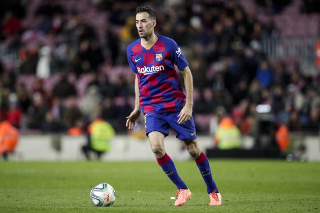 BARCELONA, SPAIN - JANUARY 19: Sergio Busquets of FC Barcelona during the La Liga Santander  match between FC Barcelona v Granada at the Camp Nou on January 19, 2020 in Barcelona Spain (Photo by David S. Bustamante/Soccrates/Getty Images)