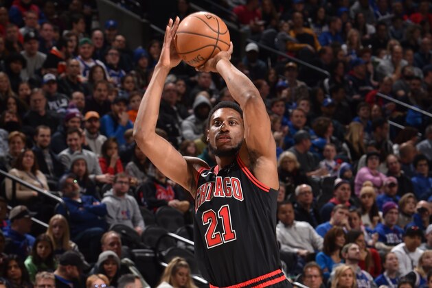 PHILADELPHIA, PA - JANUARY 17: Thaddeus Young #21 of the Chicago Bulls shoots the ball against the Philadelphia 76ers on January 17, 2020 at the Wells Fargo Center in Philadelphia, Pennsylvania NOTE TO USER: User expressly acknowledges and agrees that, by downloading and/or using this Photograph, user is consenting to the terms and conditions of the Getty Images License Agreement. Mandatory Copyright Notice: Copyright 2020 NBAE (Photo by David Dow/NBAE via Getty Images)