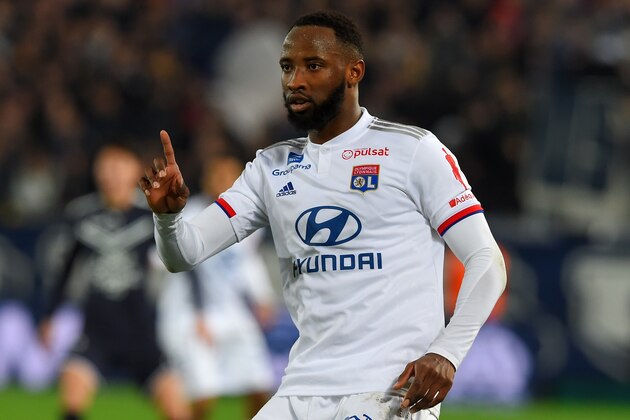 Lyon's French forward Moussa Dembele gestures during the French L1 football match between FC Girondins de Bordeaux and Olympique Lyonnais at the Matmut Atlantique stadium in Bordeaux, southwestern France on January 11, 2020. (Photo by NICOLAS TUCAT / AFP) (Photo by NICOLAS TUCAT/AFP via Getty Images)