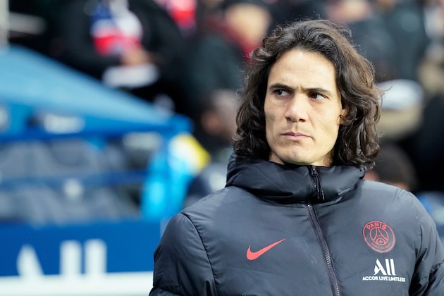 PARIS, FRANCE - JANUARY 12: Edinson Cavani of Paris Saint Germain during the French League 1  match between Paris Saint Germain v AS Monaco at the Parc des Princes on January 12, 2020 in Paris France (Photo by Jeroen Meuwsen/Soccrates/Getty Images)