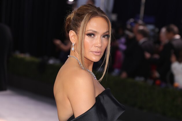 LOS ANGELES, CALIFORNIA - JANUARY 19: Jennifer Lopez attends 26th Annual Screen Actors Guild Awards at The Shrine Auditorium on January 19, 2020 in Los Angeles, California. (Photo by Leon Bennett/Getty Images)