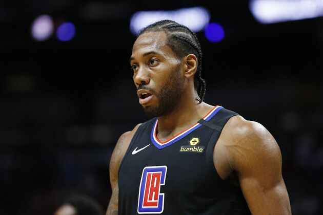 MIAMI, FLORIDA - JANUARY 24:  Kawhi Leonard #2 of the LA Clippers reacts against the Miami Heat during the first half at American Airlines Arena on January 24, 2020 in Miami, Florida. NOTE TO USER: User expressly acknowledges and agrees that, by downloading and/or using this photograph, user is consenting to the terms and conditions of the Getty Images License Agreement.  (Photo by Michael Reaves/Getty Images)