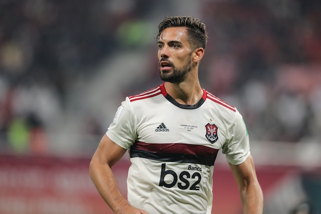 DOHA, QATAR - DECEMBER 21: Pablo Mari of CR Flamengo during the FIFA Club World Cup Qatar 2019 Final match between Liverpool FC and CR Flamengo at Khalifa International Stadium on December 21, 2019 in Doha, Qatar. (Photo by Matthew Ashton - AMA/Getty Images)