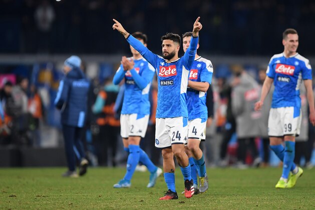 NAPLES, ITALY - JANUARY 21: Lorenzo Insigne of SSC Napoli celebrates the victory with his teammates after the Coppa Italia match between SSC Napoli and SS Lazio at Stadio San Paolo on January 21, 2020 in Naples, Italy. (Photo by Francesco Pecoraro/Getty Images)