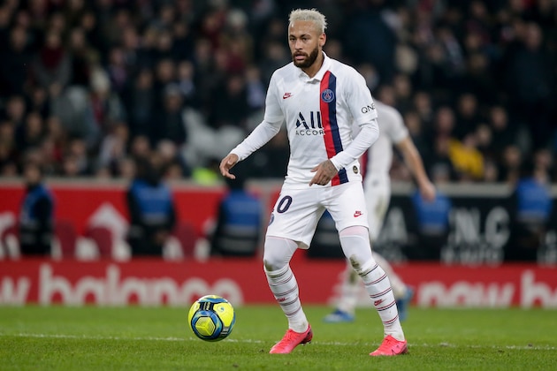 LILLE, FRANCE - JANUARY 26: Neymar Jr of Paris Saint Germain during the French League 1  match between Lille v Paris Saint Germain at the Stade Pierre Mauroy on January 26, 2020 in Lille France (Photo by Erwin Spek/Soccrates/Getty Images)