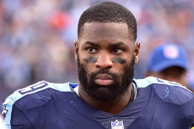 NASHVILLE, TN - DECEMBER 03:  DeMarco Murray #29 of the Tennessee Titans watches from the sideline during a game against the Houston Texans at Nissan Stadium on December 3, 2017 in Nashville, Tennessee.  (Photo by Frederick Breedon/Getty Images)