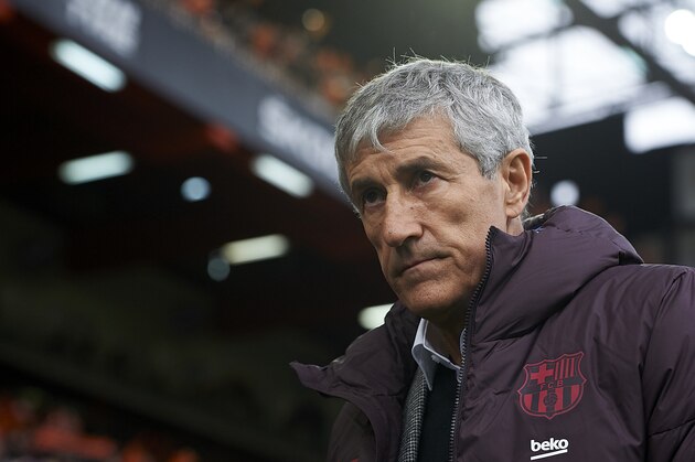 VALENCIA, SPAIN - JANUARY 25: Quique Setien, Manager of FC Barcelona looks on prior the Liga match between Valencia CF and FC Barcelona at Estadio Mestalla on January 25, 2020 in Valencia, Spain. (Photo by Pablo Morano/MB Media/Getty Images)