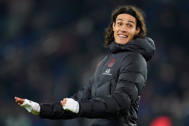 PARIS, FRANCE - JANUARY 12: Edinson Cavani of Paris Saint Germain during the French League 1  match between Paris Saint Germain v AS Monaco at the Parc des Princes on January 12, 2020 in Paris France (Photo by Jeroen Meuwsen/Soccrates/Getty Images)