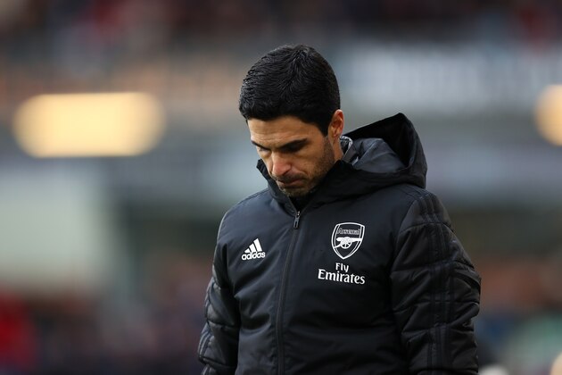 BURNLEY, ENGLAND - FEBRUARY 02: A dejected Mikel Arteta the head coach / manager of Arsenal looks on during the Premier League match between Burnley FC and Arsenal FC at Turf Moor on February 2, 2020 in Burnley, United Kingdom. (Photo by Robbie Jay Barratt - AMA/Getty Images)