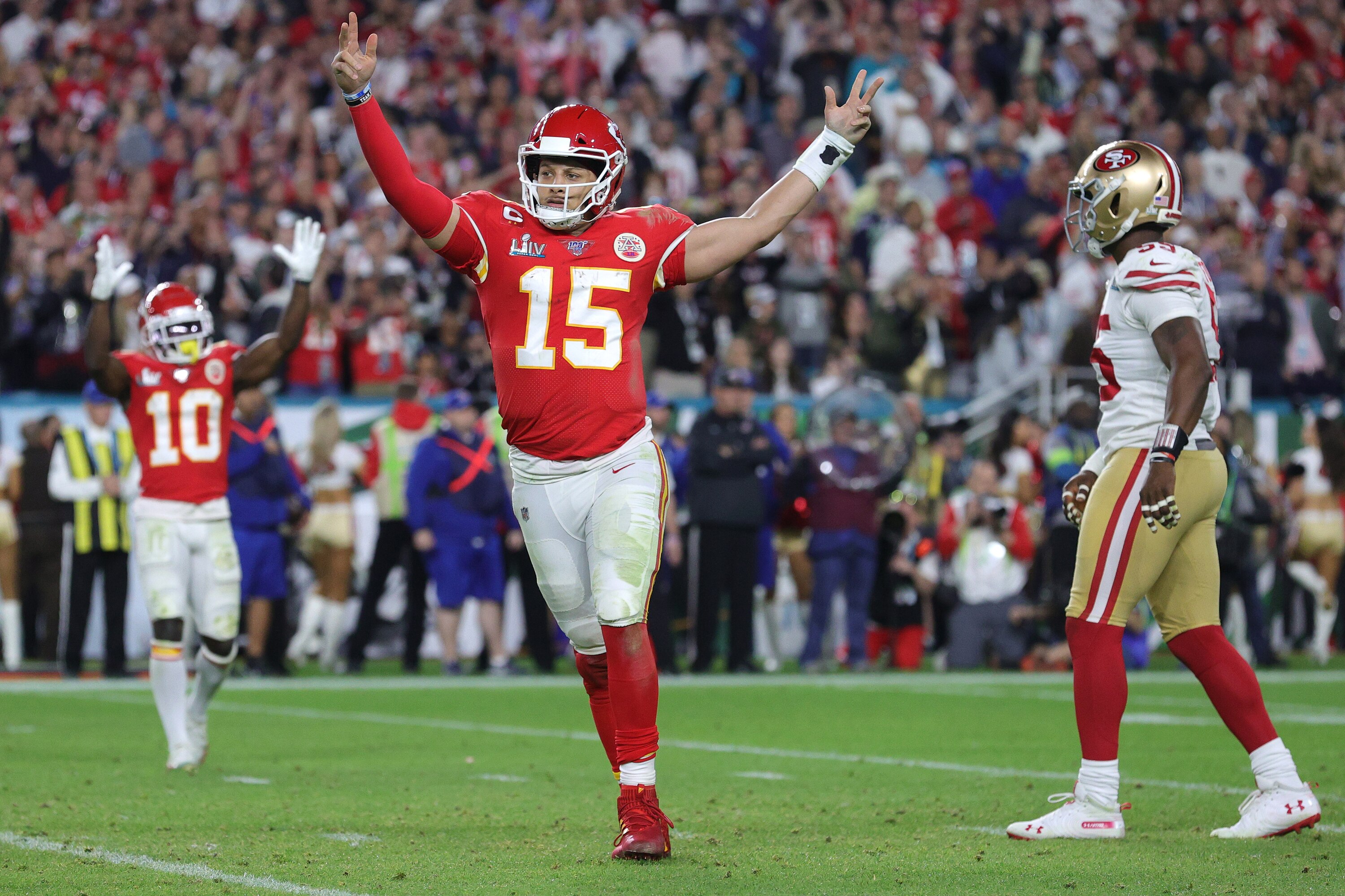 Patrick Mahomes Leads Epic Rally as Chiefs Beat 49ers 31-20 to Win Super  Bowl 54