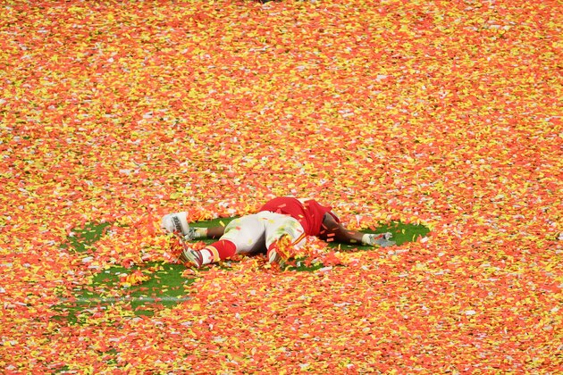MIAMI, FLORIDA - FEBRUARY 02: Derrick Nnadi #91 of the Kansas City Chiefs celebrates after defeating the San Francisco 49ers 31-20 in Super Bowl LIV at Hard Rock Stadium on February 02, 2020 in Miami, Florida. (Photo by Mike Ehrmann/Getty Images)