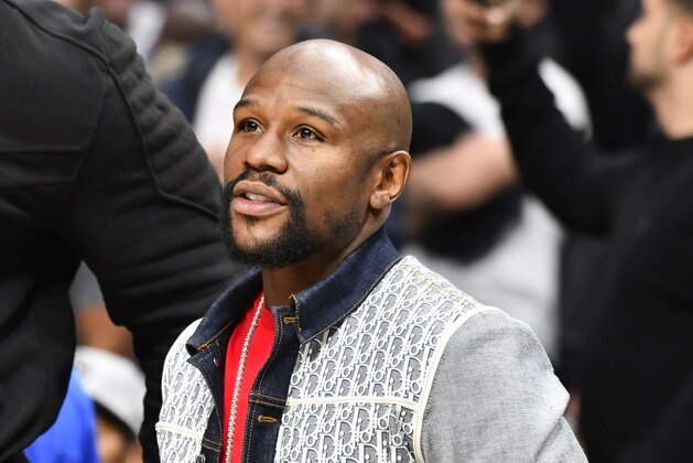 LOS ANGELES, CALIFORNIA - NOVEMBER 20: Floyd Mayweather Jr. attends a basketball game between the Los Angeles Clippers and the Boston Celtics at Staples Center on November 20, 2019 in Los Angeles, California. (Photo by Allen Berezovsky/Getty Images)
