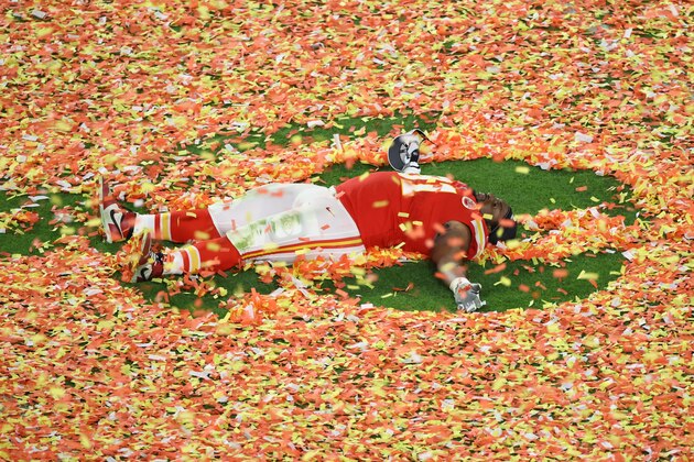 MIAMI, FLORIDA - FEBRUARY 02: Derrick Nnadi #91 of the Kansas City Chiefs celebrates after defeating the San Francisco 49ers 31-20 in Super Bowl LIV at Hard Rock Stadium on February 02, 2020 in Miami, Florida. (Photo by Elsa/Getty Images)