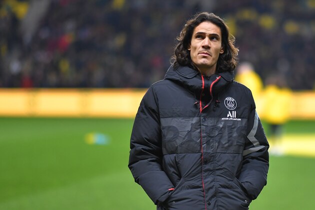 Paris Saint-Germain's Uruguayan forward Edinson Cavani is seen ahead of the French L1 football match between Nantes (FCNA) and Paris Saint-Germain (PSG) on February 4, 2020 at La Baujeoire stadium in Nantes, western France. (Photo by LOIC VENANCE / AFP) (Photo by LOIC VENANCE/AFP via Getty Images)