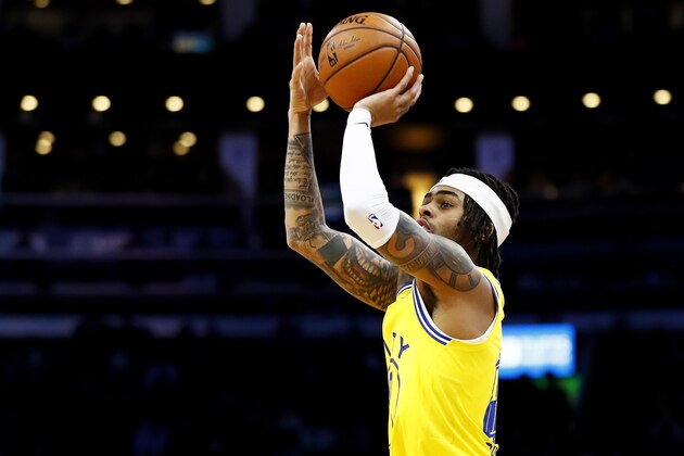 BOSTON, MASSACHUSETTS - JANUARY 30: D'Angelo Russell #0 of the Golden State Warriors shoots during the first quarter of the game against the Boston Celtics at TD Garden on January 30, 2020 in Boston, Massachusetts. NOTE TO USER: User expressly acknowledges and agrees that, by downloading and or using this photograph, User is consenting to the terms and conditions of the Getty Images License Agreement. (Photo by Omar Rawlings/Getty Images)