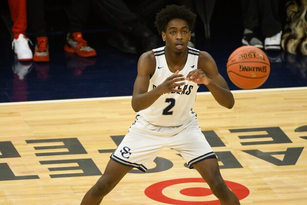 MINNEAPOLIS, MINNESOTA - JANUARY 04: Zaire Wade #2 of Sierra Canyon Trailblazers catches the ball in the first half of the game against the Minnehaha Academy Red Hawks at Target Center on January 04, 2020 in Minneapolis, Minnesota. (Photo by Stephen Maturen/Getty Images)