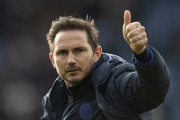 LEICESTER, ENGLAND - FEBRUARY 01: Manager Frank Lampard gives the travelling fans a thumbs up after the match the Premier League match between Leicester City and Chelsea FC at The King Power Stadium on February 01, 2020 in Leicester, United Kingdom. (Photo by Visionhaus)