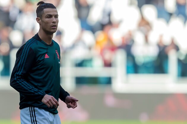 TURIN, ITALY - FEBRUARY 02: (BILD ZEITUNG OUT) Christiano Ronaldo of Juventus looks on during the Serie A match between Juventus and ACF Fiorentina at Allianz Stadium on February 02, 2020 in Turin, Italy. (Photo by TF-Images/Getty Images)