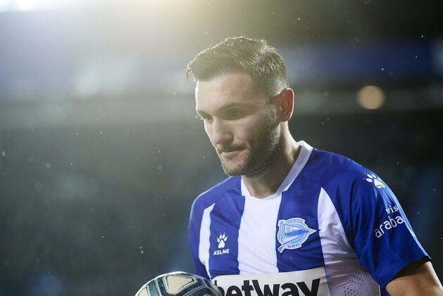 VITORIA-GASTEIZ, SPAIN - JANUARY 25: Lucas Perez of Deportivo Alaves reacts during the Liga match between Deportivo Alaves and Villarreal CF at Estadio de Mendizorroza on January 25, 2020 in Vitoria-Gasteiz, Spain. (Photo by Juan Manuel Serrano Arce/Getty Images)