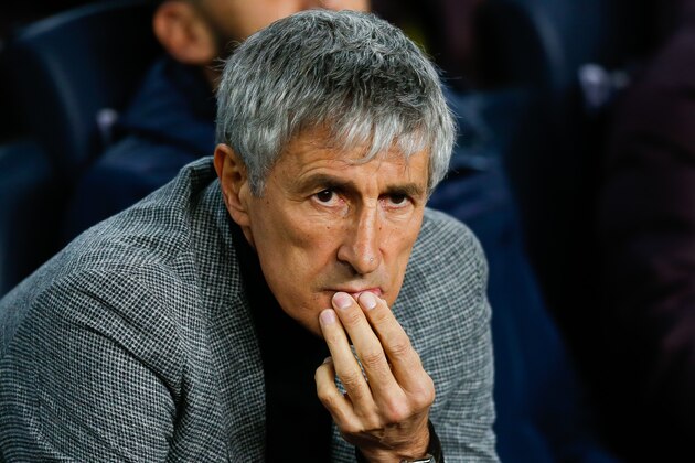 BARCELONA, SPAIN - JANUARY 30: Quique Setien of FC Barcelona looks on during the Copa del Rey Round of 16 match between FC Barcelona and CD Leganes at Camp Nou on January 30, 2020 in Barcelona, Spain. (Photo by Eric Alonso/MB Media/Getty Images)