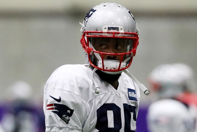 EDEN PRAIRIE, MN - JANUARY 31: Kenny Britt #85 of the New England Patriots looks on during the New England Patriots practice on January 31, 2018 at Winter Park in Eden Prairie, Minnesota.The New England Patriots will play the Philadelphia Eagles in Super Bowl LII on February 4.  (Photo by Elsa/Getty Images)