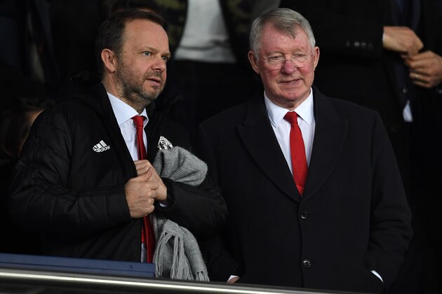 PARIS, FRANCE - MARCH 07: Ed Woodward of Manchester United and Sir Alex Ferguson look on prior to the UEFA Champions League Round of 16 Second Leg match between Paris Saint-Germain and Manchester United at Parc des Princes on March 07, 2019 in Paris, France. (Photo by Etsuo Hara/Getty Images)